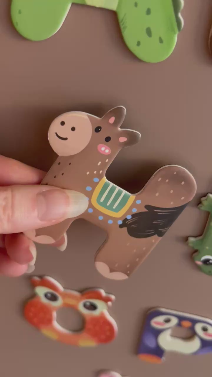 26 aimants lettres représentant des animaux